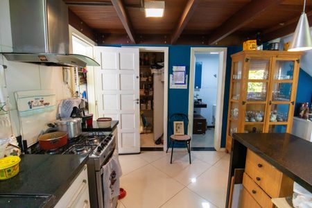 Casa à venda com 485m², 2 quartos e 2 vagas Casa à venda com 485m², 2 quartos e 2 vagasCozinha