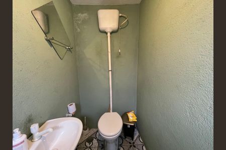 Casa à venda com 250m², 4 quartos e sem vaga Casa à venda com 250m², 4 quartos e sem vagaBanheiro 2