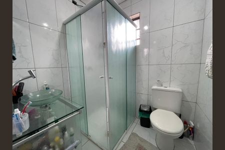 Casa à venda com 250m², 4 quartos e sem vaga Casa à venda com 250m², 4 quartos e sem vagaBanheiro 1
