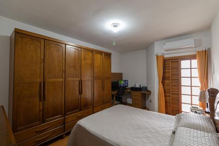 Casa à venda com 220m², 3 quartos e 5 vagasSuíte 