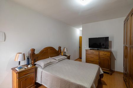 Casa à venda com 220m², 3 quartos e 5 vagasSuíte 