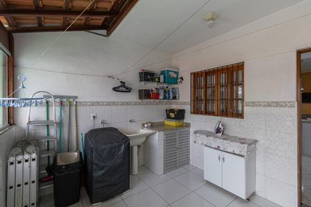 Casa à venda com 220m², 3 quartos e 5 vagasÁrea de Serviço