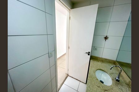 Apartamento para alugar com 51m², 2 quartos e 1 vaga Apartamento para alugar com 51m², 2 quartos e 1 vagaBanheiro