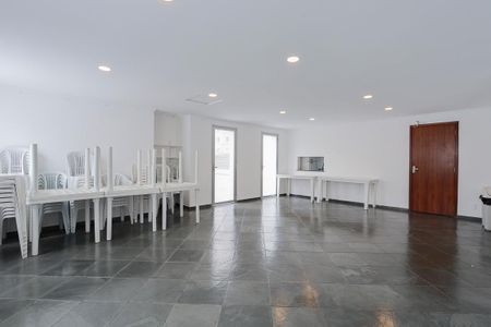 Apartamento para alugar com 60m², 2 quartos e 1 vagaÁrea comum - Salão de festas