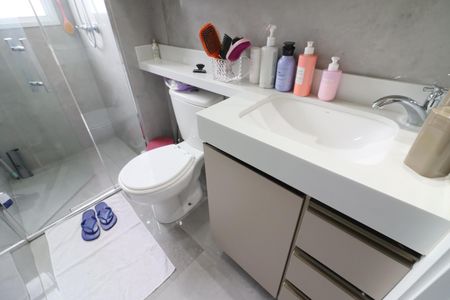 Apartamento à venda com 59m², 2 quartos e 2 vagasBanheiro da Suíte 1