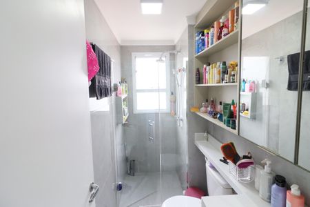 Apartamento à venda com 59m², 2 quartos e 2 vagasBanheiro da Suíte 1