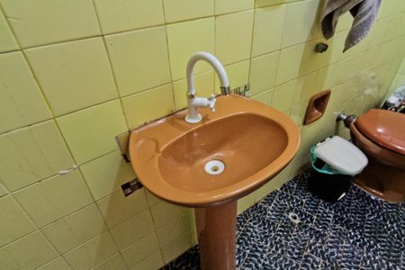 Casa à venda com 176m², 3 quartos e 2 vagasCasa 2 - banheiro