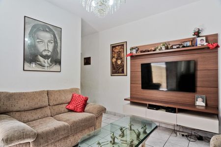 Casa à venda com 176m², 3 quartos e 2 vagasSala