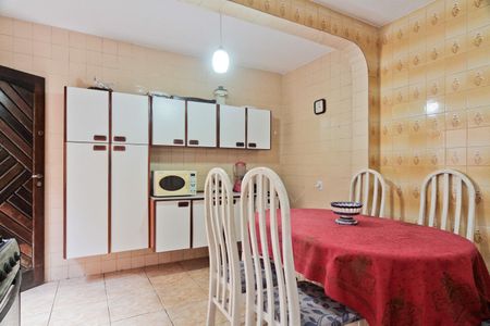 Casa à venda com 176m², 3 quartos e 2 vagasCozinha