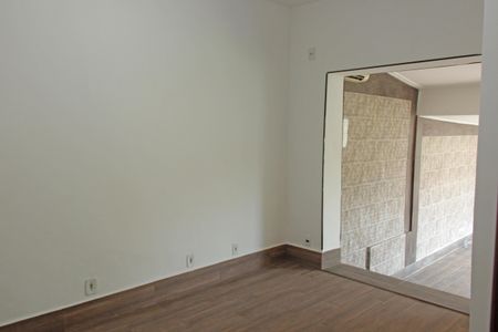 Sala de casa para alugar com 2 quartos, 140m² em Gonzaga, Santos