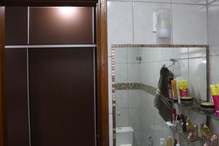 Apartamento à venda com 70m², 2 quartos e 2 vagasBanheiro da Suíte