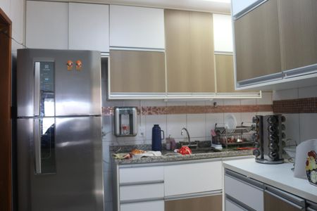 Apartamento à venda com 70m², 2 quartos e 2 vagasCozinha