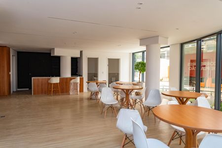 Apartamento para alugar com 55m², 2 quartos e 1 vaga Apartamento para alugar com 55m², 2 quartos e 1 vagaÁrea comum - Salão de festas