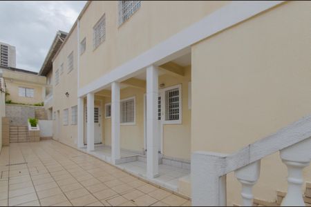 Casa de condomínio para alugar com 30m², 1 quarto e sem vaga Casa de condomínio para alugar com 30m², 1 quarto e sem vagaFachada