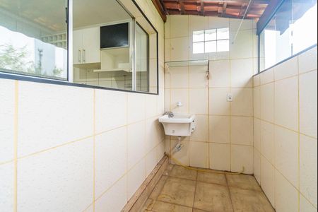 Casa de condomínio para alugar com 60m², 2 quartos e 1 vagaÁrea de Serviço