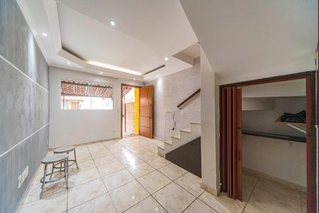 Casa de condomínio para alugar com 60m², 2 quartos e 1 vagaSala