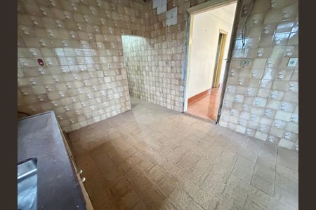 Casa à venda com 200m², 3 quartos e 5 vagas Casa à venda com 200m², 3 quartos e 5 vagasCozinha