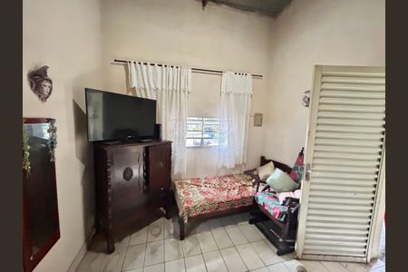 Casa à venda com 200m², 3 quartos e 5 vagas Casa à venda com 200m², 3 quartos e 5 vagasQuarto