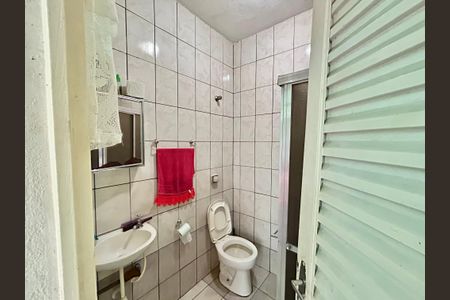 Casa à venda com 200m², 3 quartos e 5 vagas Casa à venda com 200m², 3 quartos e 5 vagasBanheiro 1