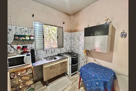 Casa à venda com 200m², 3 quartos e 5 vagas Casa à venda com 200m², 3 quartos e 5 vagasCozinha