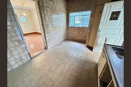 Casa à venda com 200m², 3 quartos e 5 vagas Casa à venda com 200m², 3 quartos e 5 vagasCozinha