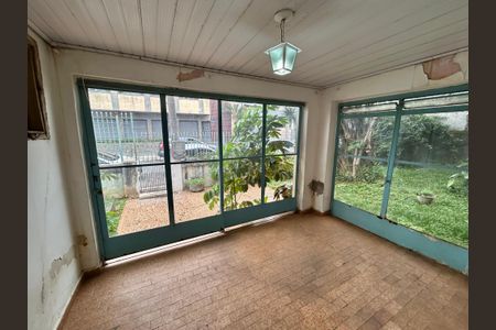 Casa à venda com 200m², 3 quartos e 5 vagas Casa à venda com 200m², 3 quartos e 5 vagasVaranda da Sala