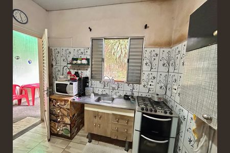 Casa à venda com 200m², 3 quartos e 5 vagas Casa à venda com 200m², 3 quartos e 5 vagasCozinha