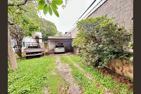 Casa à venda com 200m², 3 quartos e 5 vagas Casa à venda com 200m², 3 quartos e 5 vagasGaragem