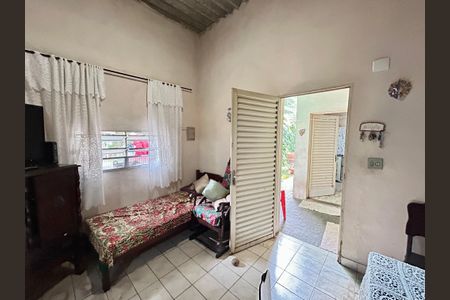 Casa à venda com 200m², 3 quartos e 5 vagas Casa à venda com 200m², 3 quartos e 5 vagasQuarto