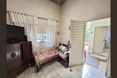 Casa à venda com 200m², 3 quartos e 5 vagas Casa à venda com 200m², 3 quartos e 5 vagasQuarto