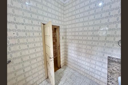 Casa à venda com 200m², 3 quartos e 5 vagas Casa à venda com 200m², 3 quartos e 5 vagasBanheiro 2