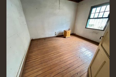Casa à venda com 200m², 3 quartos e 5 vagas Casa à venda com 200m², 3 quartos e 5 vagasQuarto 2