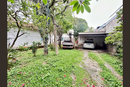 Casa à venda com 200m², 3 quartos e 5 vagas Casa à venda com 200m², 3 quartos e 5 vagasGaragem