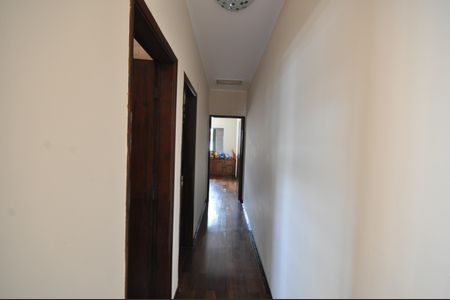 Casa para alugar com 190m², 3 quartos e 2 vagasCorredor