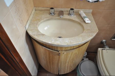 Casa para alugar com 190m², 3 quartos e 2 vagasBanheiro Social