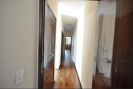 Casa para alugar com 190m², 3 quartos e 2 vagasCorredor armários