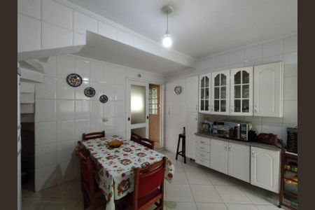 Casa à venda com 125m², 3 quartos e 3 vagasCozinha - Armários
