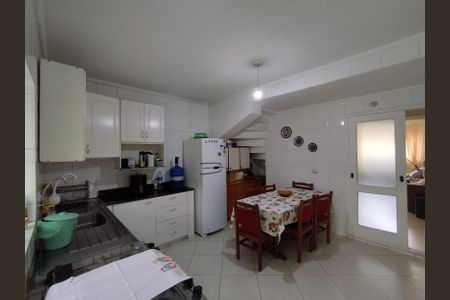 Casa à venda com 125m², 3 quartos e 3 vagasCozinha - Armários