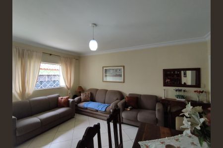 Casa à venda com 125m², 3 quartos e 3 vagasSala 