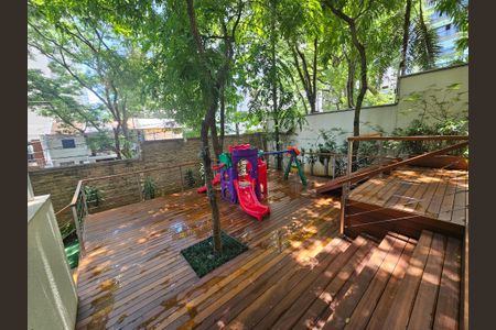 Apartamento à venda com 233m², 4 quartos e 3 vagasÁrea comum - Playground