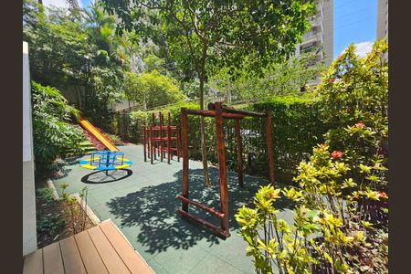 Apartamento à venda com 233m², 4 quartos e 3 vagasÁrea comum - Playground