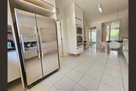 Apartamento à venda com 233m², 4 quartos e 3 vagasCozinha