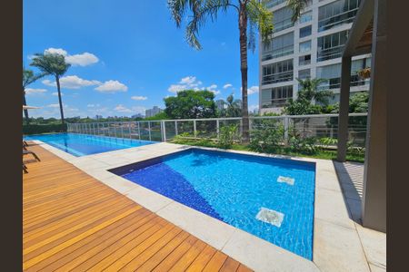 Apartamento à venda com 233m², 4 quartos e 3 vagasÁrea comum - Piscina