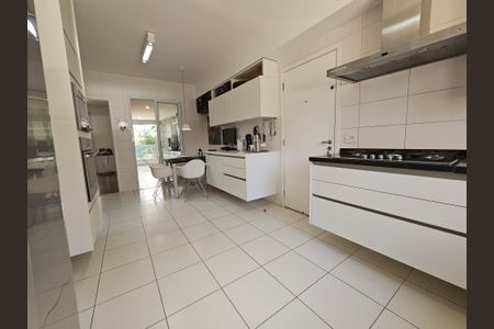 Apartamento à venda com 233m², 4 quartos e 3 vagasCozinha