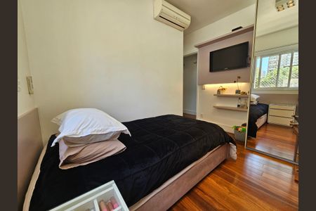 Apartamento à venda com 233m², 4 quartos e 3 vagasSuíte 3