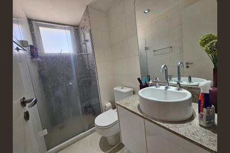 Apartamento à venda com 233m², 4 quartos e 3 vagasBanheiro da Suíte 3