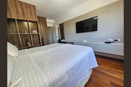 Apartamento à venda com 233m², 4 quartos e 3 vagasSuíte 1