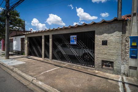 Casa para alugar com 220m², 4 quartos e 3 vagasFachada