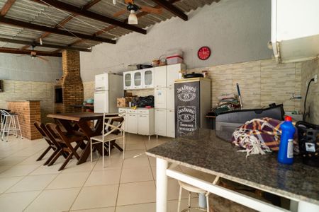 Casa para alugar com 220m², 4 quartos e 3 vagasÁrea de Serviço