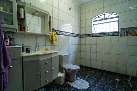 Casa para alugar com 220m², 4 quartos e 3 vagasBanheiro